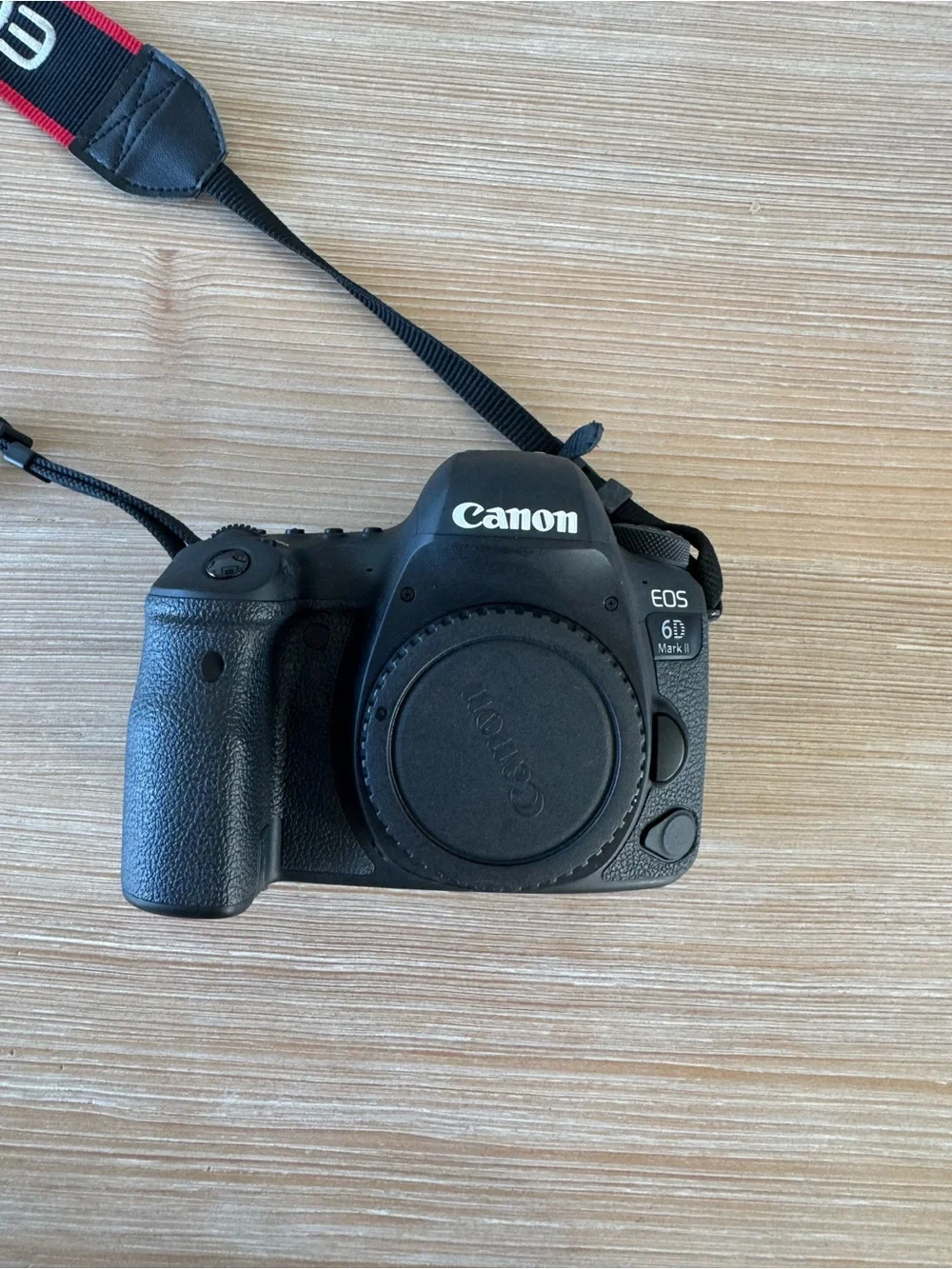 Canon EOS 6D Mark II DSLR Body in Black